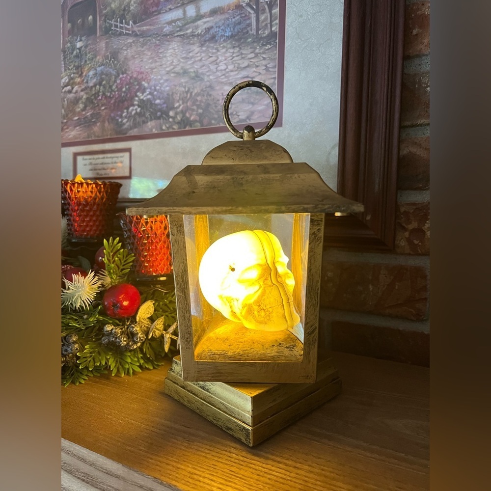 Rare Vintage 1980’s Moving Light Up Creepy Skeleton Candle Lantern‼️FINAL SALE